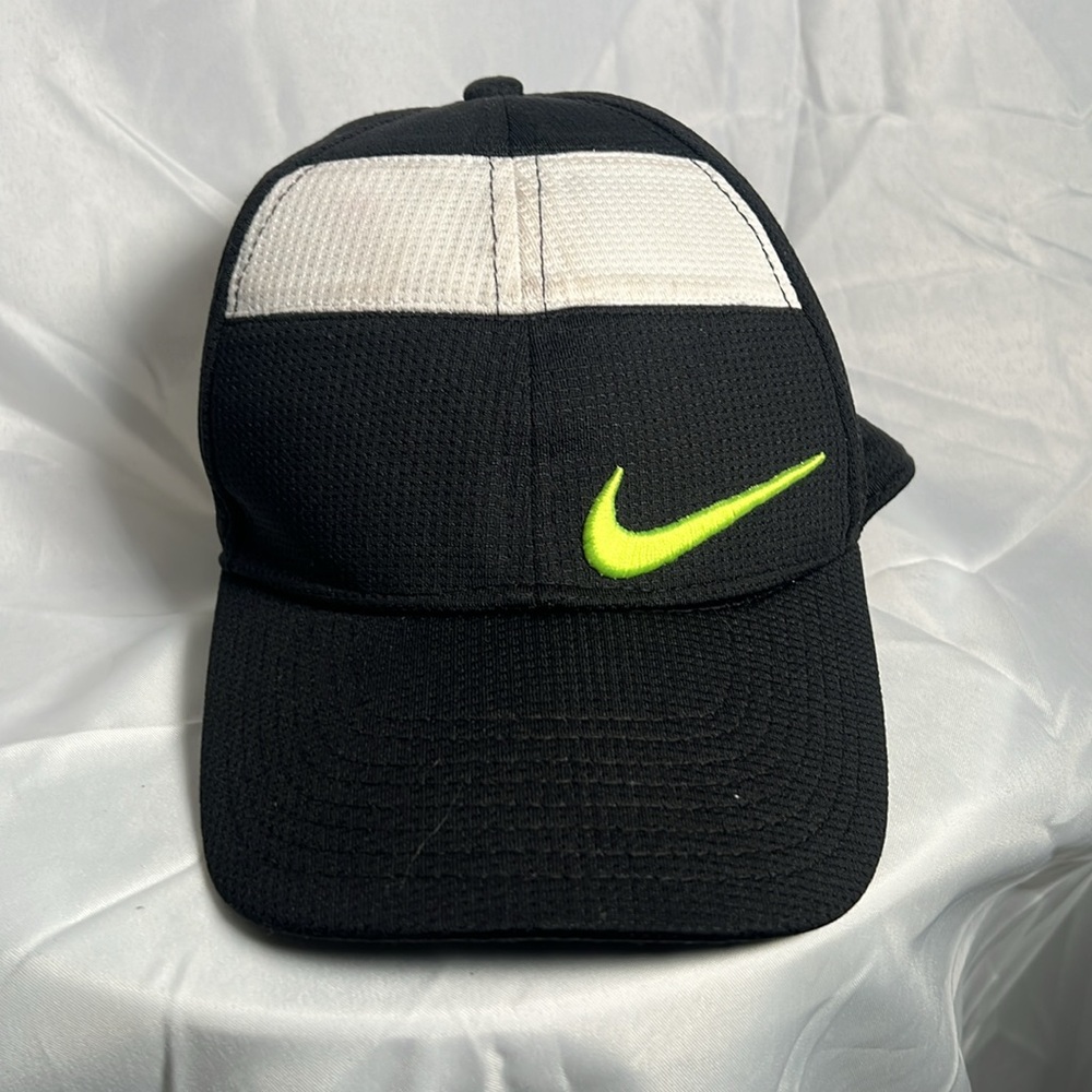 Nike Golf Cap - Black/White/Green - Adjustable